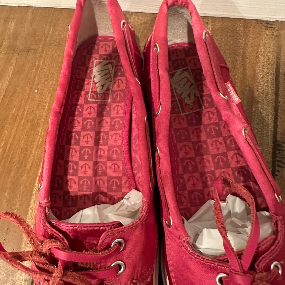 Vans - Picture 6 of 9
